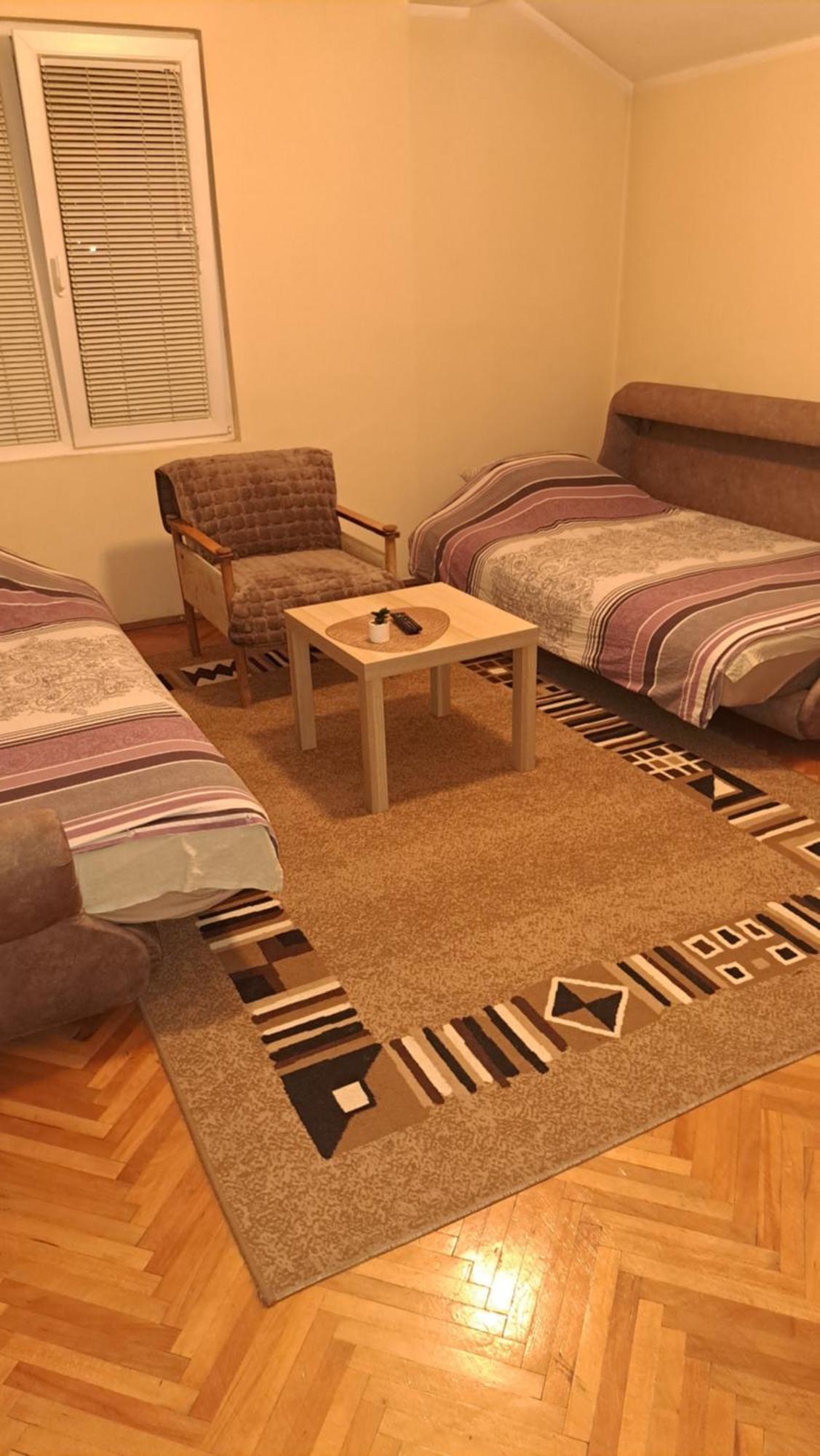 Dvosoban Stan Apartment อูชิเซ ภายนอก รูปภาพ
