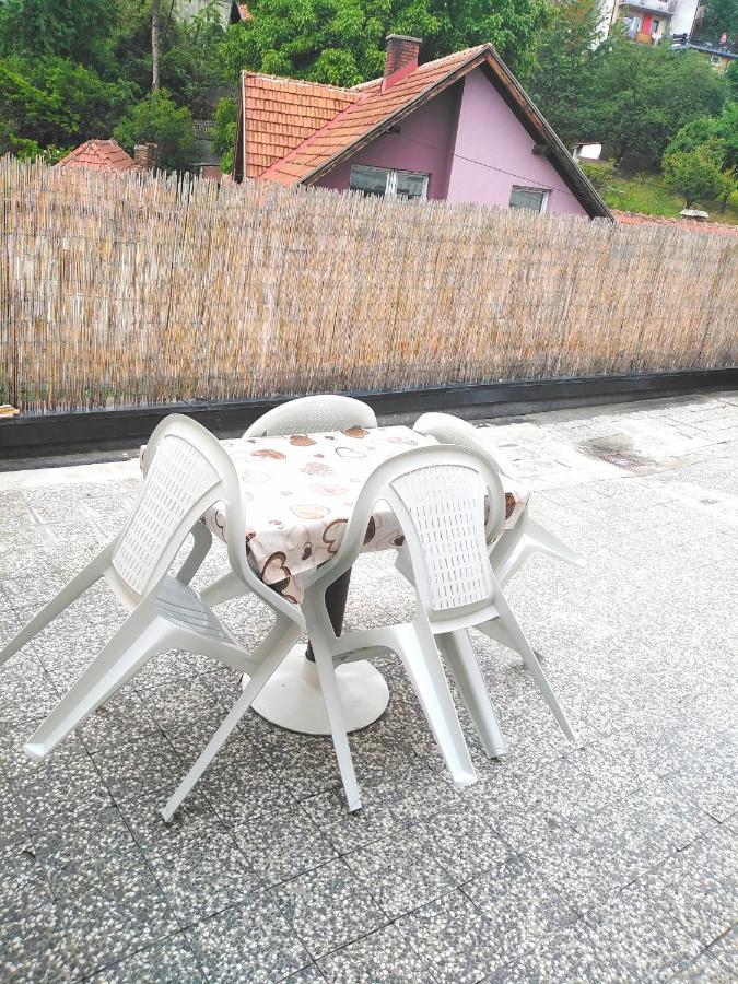 Dvosoban Stan Apartment อูชิเซ ภายนอก รูปภาพ